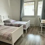 Duesseldorf Messe And Airport, 2-bedroom With Kitchen And Garden