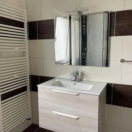 Düsseldorf Messe&airport, 2-bedroom With Kitchen&garden Duisburg