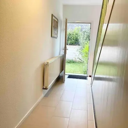 Düsseldorf Messe&airport, 2-bedroom With Kitchen&garden *