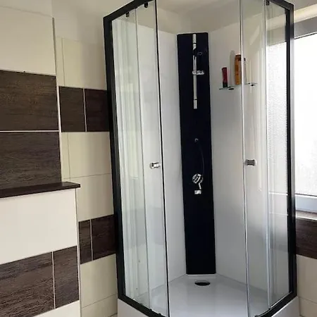 Düsseldorf Messe&airport, 2-bedroom With Kitchen&garden Appartement *