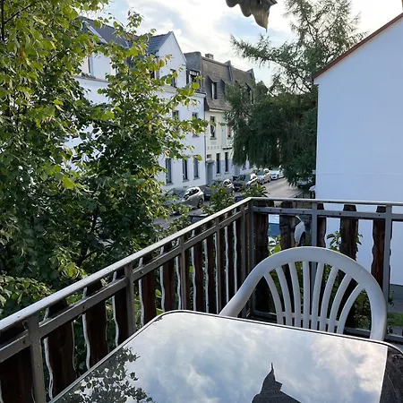 Duesseldorf Messe And Airport, 2-bedroom With Kitchen And Garden Apartment *