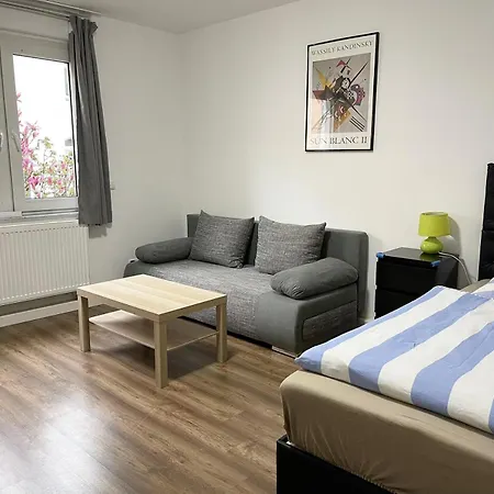 Duesseldorf Messe And Airport, 2-bedroom With Kitchen And Garden Duisburg