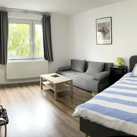 Düsseldorf Messe&airport, 2-bedroom With Kitchen&garden Appartement
