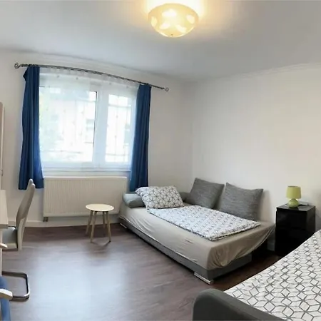 Düsseldorf Messe&airport, 2-bedroom With Kitchen&garden Appartement *
